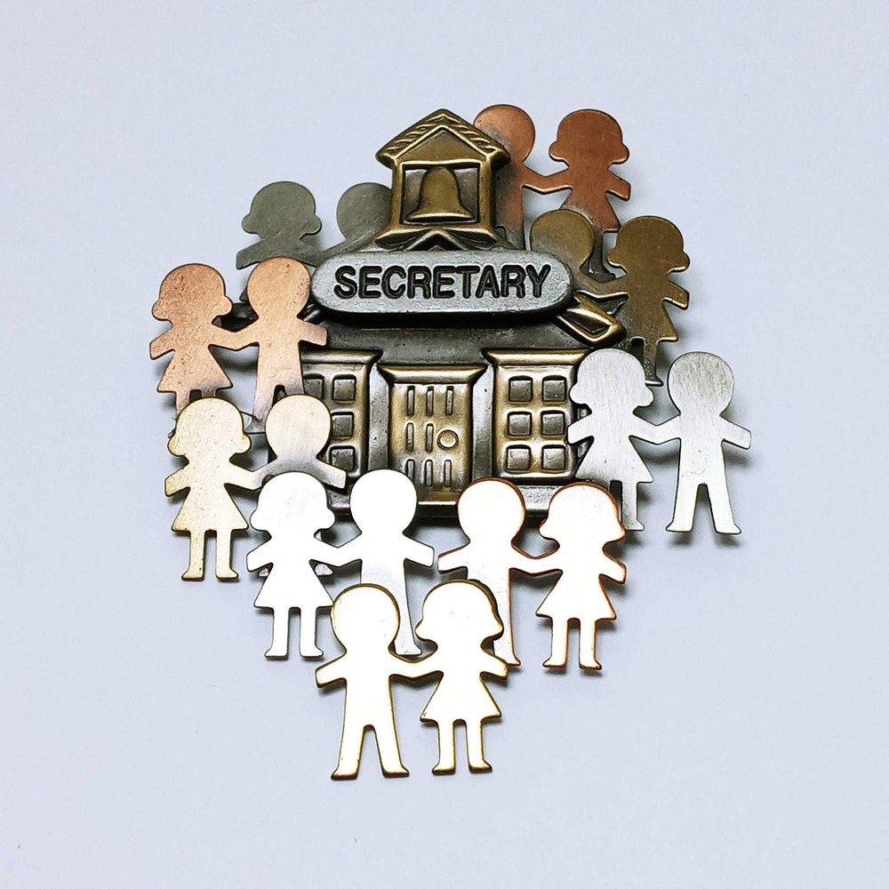 Vintage K&T Brooch Schoolhouse Children Mixed Metals Secretary Gift (jb3)